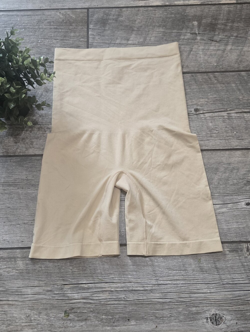 Yummie Nude High-Waisted Neutral Capsule Wardrobe Seamless Shaping Shorts, M-L